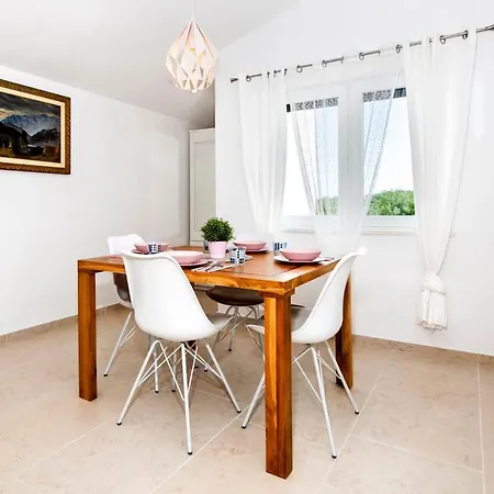 Vanesa Appartement *
